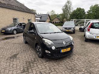 Damaged car Renault Twingo 1.2 16V Collection 2012/9