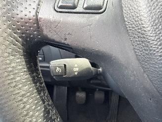 BMW 3-serie 320i Introduction picture 30