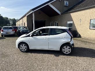 Toyota Aygo 1.0 VVT-i x-play picture 4