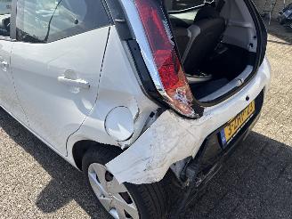 Toyota Aygo 1.0 VVT-i x-play picture 12
