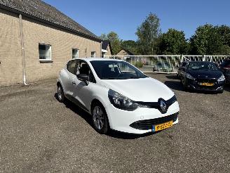 Unfallwagen Renault Clio 0.9 TCe Authentique 2014/1