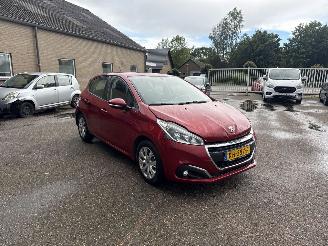 škoda osobní automobily Peugeot 208 1.2 PureT. Blue Lion REST BPM €370,-!!! 2016/9