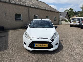 Ford Fiesta 1.25 Ghia picture 2