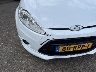 Ford Fiesta 1.25 Ghia picture 8