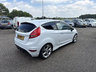 Ford Fiesta 1.25 Ghia picture 6