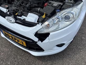 Ford Fiesta 1.25 Ghia picture 10