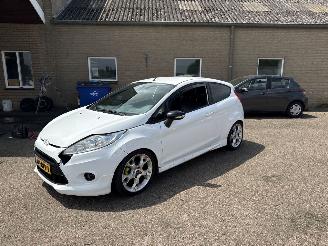 Ford Fiesta 1.25 Ghia picture 3