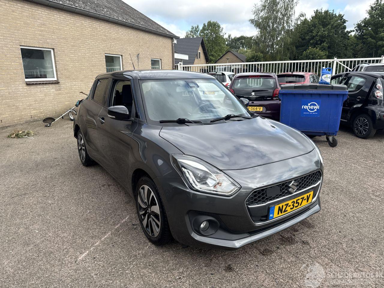 Suzuki Swift 1.0 Stijl REST BPM €700,-!!!