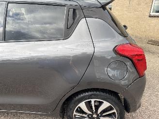 Suzuki Swift 1.0 Stijl REST BPM €700,-!!! picture 12