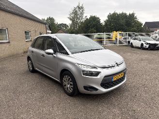 Damaged car Citroën C4-picasso PICASSO 1.6 e-HDi Attraction AUT REST BPM €400,-!!! 2015/1
