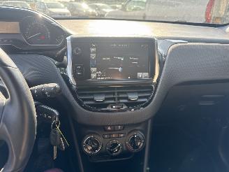 Peugeot 2008 1.2 PureT. Blue Lion REST BPM €600,-!!! picture 26