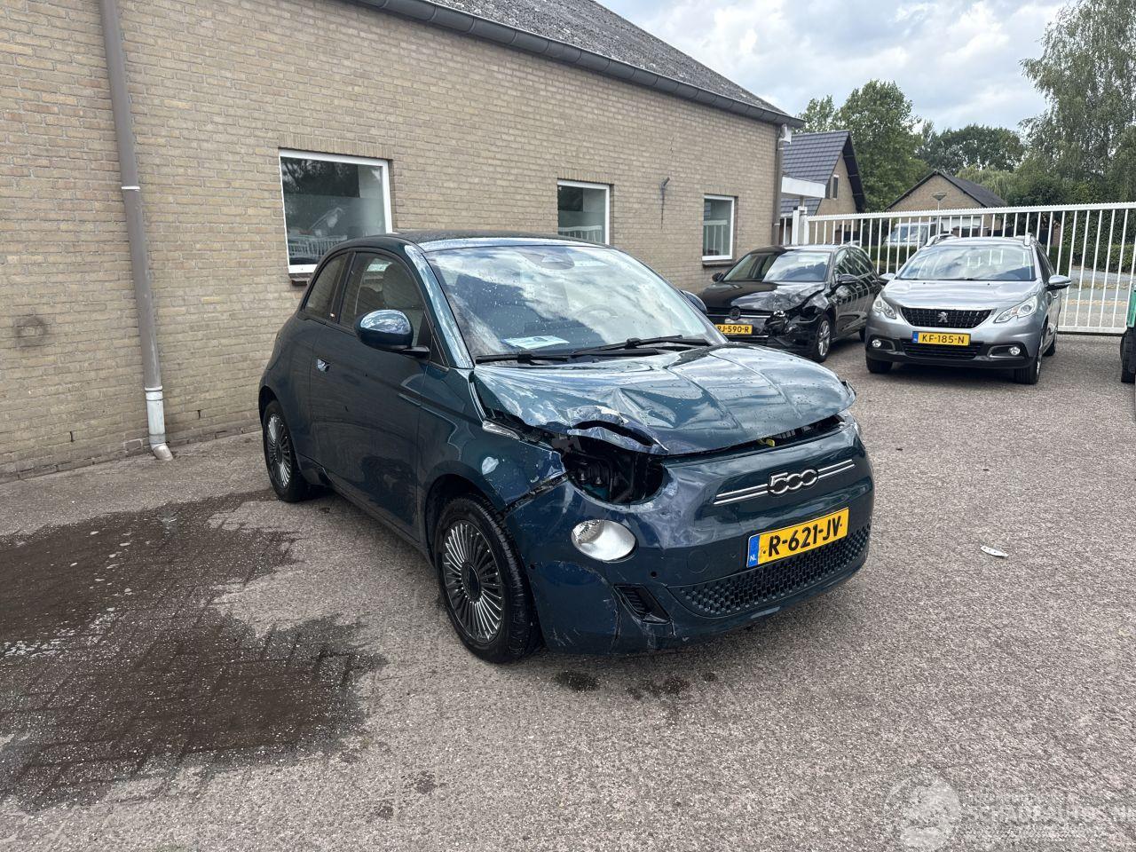 Fiat 500E RED 42 kWh