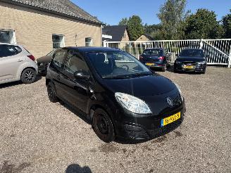 Schadeauto Renault Twingo 1.2 Authentique 2008/12