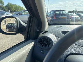 Renault Twingo 1.2 Authentique picture 17
