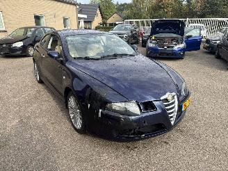 Damaged car Alfa Romeo GT 2.0 JTS Collezione 2007/1