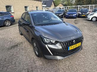 Damaged car Peugeot 208 1.2 PT Active Pack 2022/6