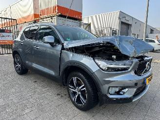 Schadeauto Volvo XC40 2.0 T4 Momentum 2018/10
