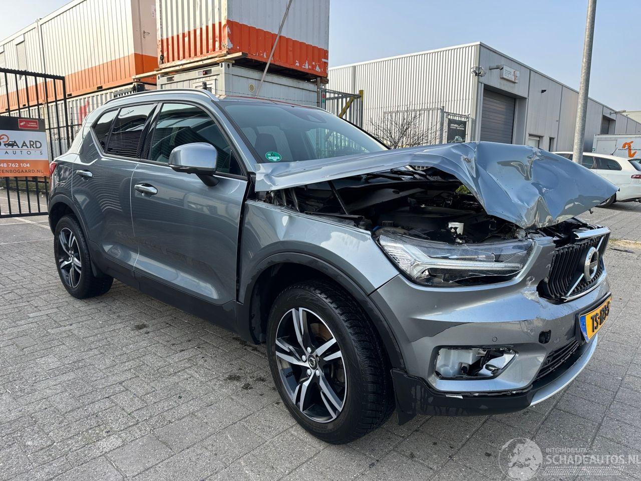 Volvo XC40 2.0 T4 Momentum