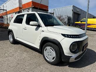 damaged passenger cars Hyundai Inster E-Motion 42 kWh 327km range 2025/2