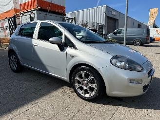 damaged passenger cars Fiat Punto Evo 0.9 TwinAir Lounge 2016/2