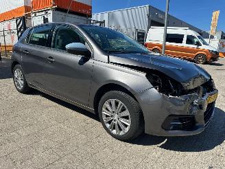 krockskadad bil auto Peugeot 308 1.2 PureTech Allure 2019/10
