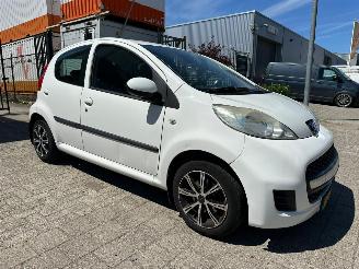 Voiture accidenté Peugeot 107 1.0-12V XS 2010/9