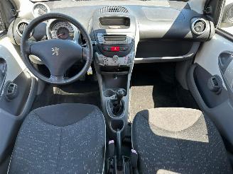 Peugeot 107 1.0-12V XS picture 15
