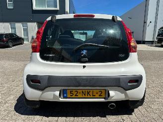 Peugeot 107 1.0-12V XS picture 5