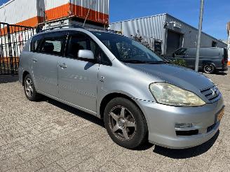 Unfallwagen Toyota Avensis-verso 2.0i Linea Sol 7p. 2004/8