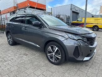 Damaged car Peugeot 5008 1.2 PureTech Allure Pack Business 7p 2022/6