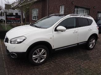 uszkodzony samochody osobowe Nissan Qashqai 2.0 tekna 2012/2