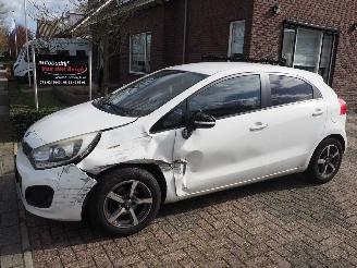 Voiture accidenté Kia Rio 1.1 CRdi Plus Pack 2012/8