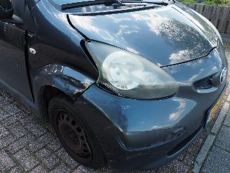 Toyota Aygo 1.0-12V motor kapot picture 8