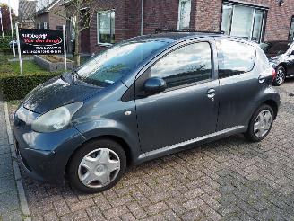 Schadeauto Toyota Aygo 1.0-12V motor kapot 2007/3