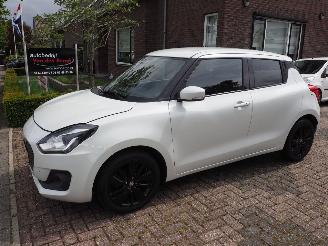Coche accidentado Suzuki Swift 1.2 Stijl Smart Hybrid 2018/8