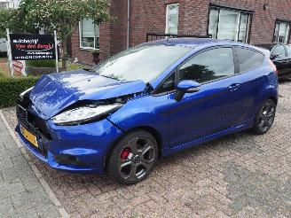 skadebil auto Ford Fiesta 1.6 ST2 2015/9