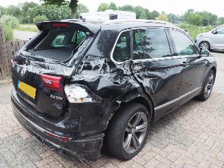 Volkswagen Tiguan 2.0 Tdi R-Line Connected Serie picture 4