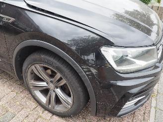Volkswagen Tiguan 2.0 Tdi R-Line Connected Serie picture 13