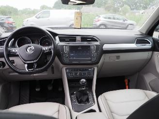 Volkswagen Tiguan 2.0 Tdi R-Line Connected Serie picture 21