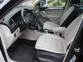 Volkswagen Tiguan 2.0 Tdi R-Line Connected Serie picture 32