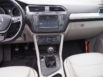 Volkswagen Tiguan 2.0 Tdi R-Line Connected Serie picture 25