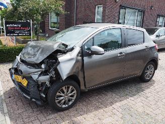 Unfallwagen Toyota Yaris 1.5 VVT-i Dynamic 2019/10