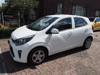 krockskadad bil auto Kia Picanto 1.0 Dpi Comfortline 5P 2023/1