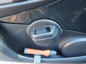 Peugeot 107 1.0 Active Automaat picture 22