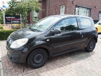 Schadeauto Renault Twingo 1.2 Authentique 2009/10