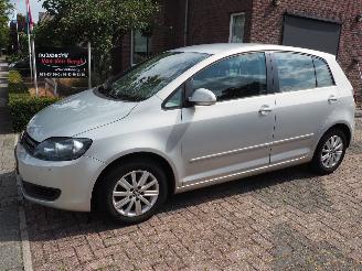 uszkodzony samochody osobowe Volkswagen Golf plus 1.2 TSI Comfortline Automaat 2012/6