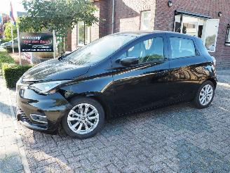 Damaged car Renault Zoé R135 Zen 52Kwh HUUR ACCU 2020/11