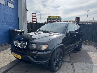 Schadeauto BMW X5 4.6is 255kw 2002/8