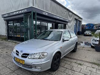 Damaged car Nissan Almera 1.8 AIRCO 2002/9