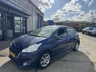 škoda osobní automobily Peugeot 208 1.2 VTI 60KW AIRCO PANORAMA 2014/3